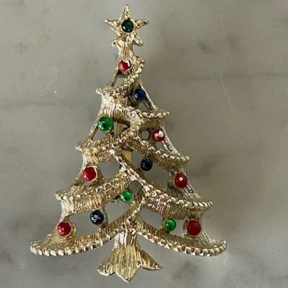 GERRY'S Vintage Gold Tone Rhinestone Christmas Tree Brooch Pin - Picture 1 of 13